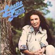 The lyrics HANDS OF YESTERDAY of LORETTA LYNN is also present in the album Back to the country (1975)