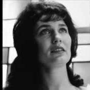 The lyrics TO MAKE A MAN (FEEL LIKE A MAN) of LORETTA LYNN is also present in the album Woman of the world / to make a man (1969)