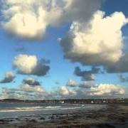 The lyrics WEDDING BAND of LAPTOP is also present in the album Opening credits (2000)