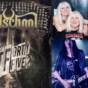 The lyrics BUMP IN THE NIGHT of GIRLSCHOOL is also present in the album Wtfortyfive? (2023)