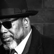 The lyrics THE LAST 3 YEARS of JOE WILSON is also present in the album A day in my shoes (2006)