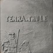 The lyrics IL DOMANI APPARTIENE A NOI of COMPAGNIA DELL'ANELLO is also present in the album Terra di thule (1983)