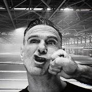 The lyrics BE THE REASON of BRYAN ADAMS is also present in the album Roll with the punches (2025)