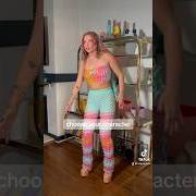 The lyrics AMBIENCE & APPLEPIE of MATY NOYES is also present in the album Rainbow syndrome (2025)